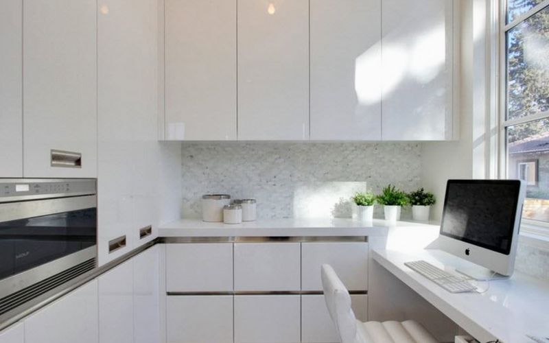 Где на кухне разместить компьютер — выбираем место для работы (+25 фото)