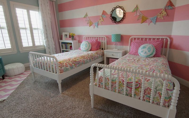 Как разместить две отдельные кровати в детской комнате (+40 фотоидей)