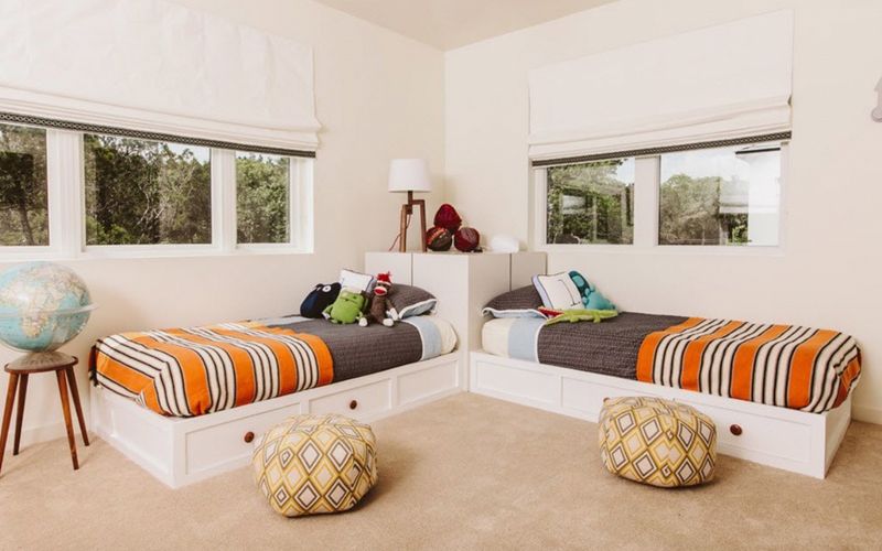 Как разместить две отдельные кровати в детской комнате (+40 фотоидей)