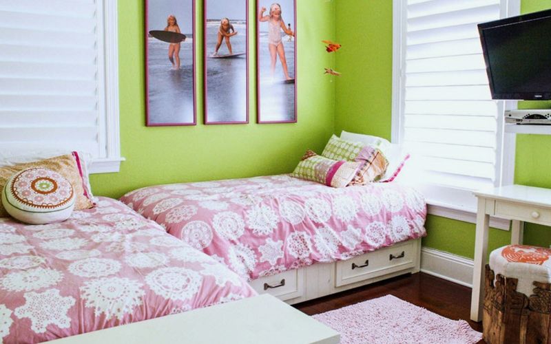 Как разместить две отдельные кровати в детской комнате (+40 фотоидей)