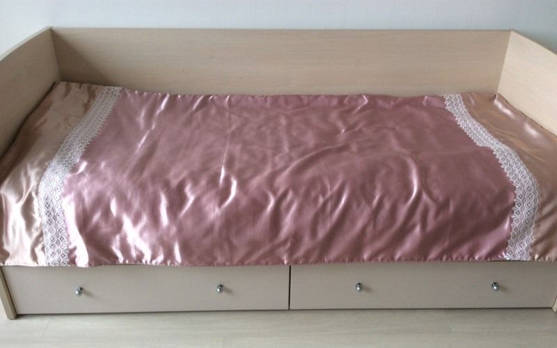 Как сшить покрывало на односпальную кровать своими руками из портьерной ткани