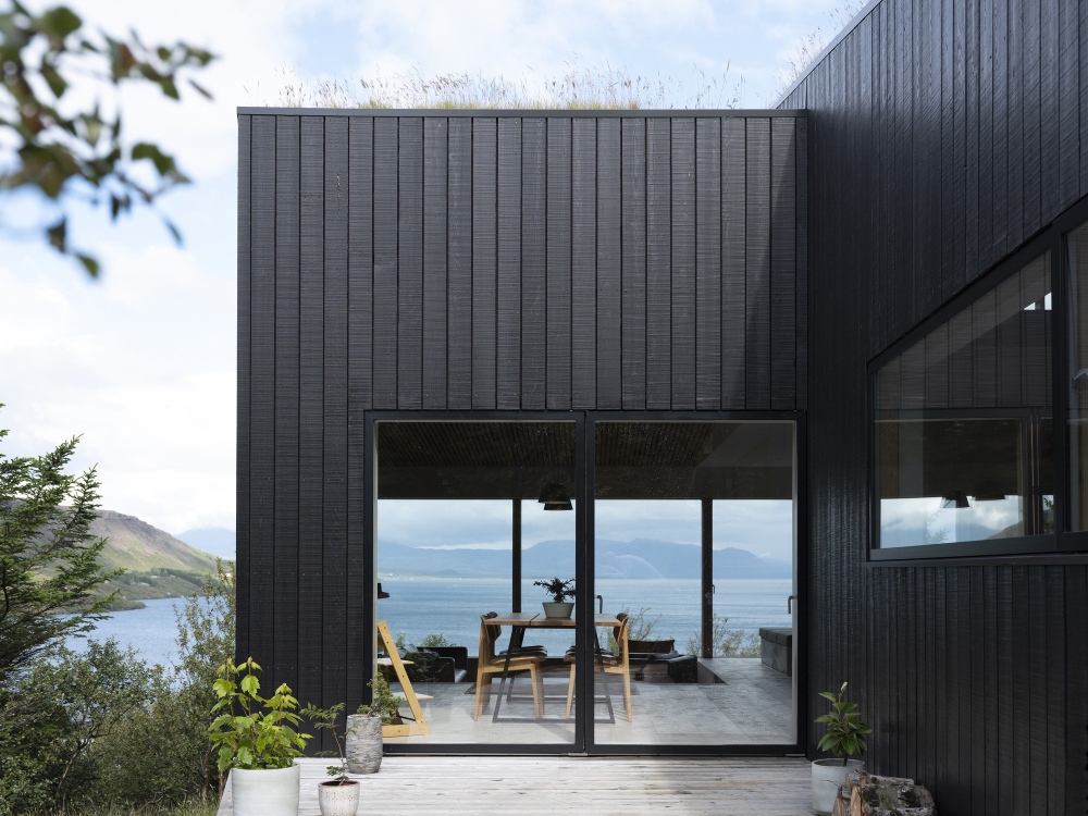 Оригинальная обитель для отдыха с «живой» зеленой крышей