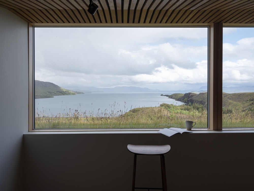 Оригинальная обитель для отдыха с «живой» зеленой крышей