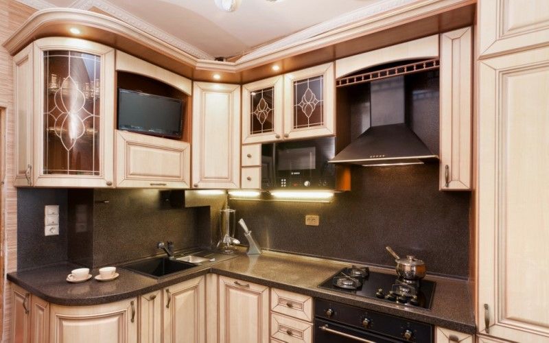 Планировка и дизайн угловой кухни — как удобно разместить мебель и технику (+50 фото)