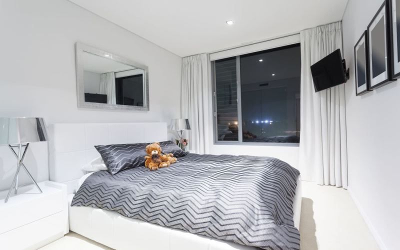 Дизайн и оформление вытянутой спальни — создаём комфортное пространство в узкой комнате (+60 фотоидей)