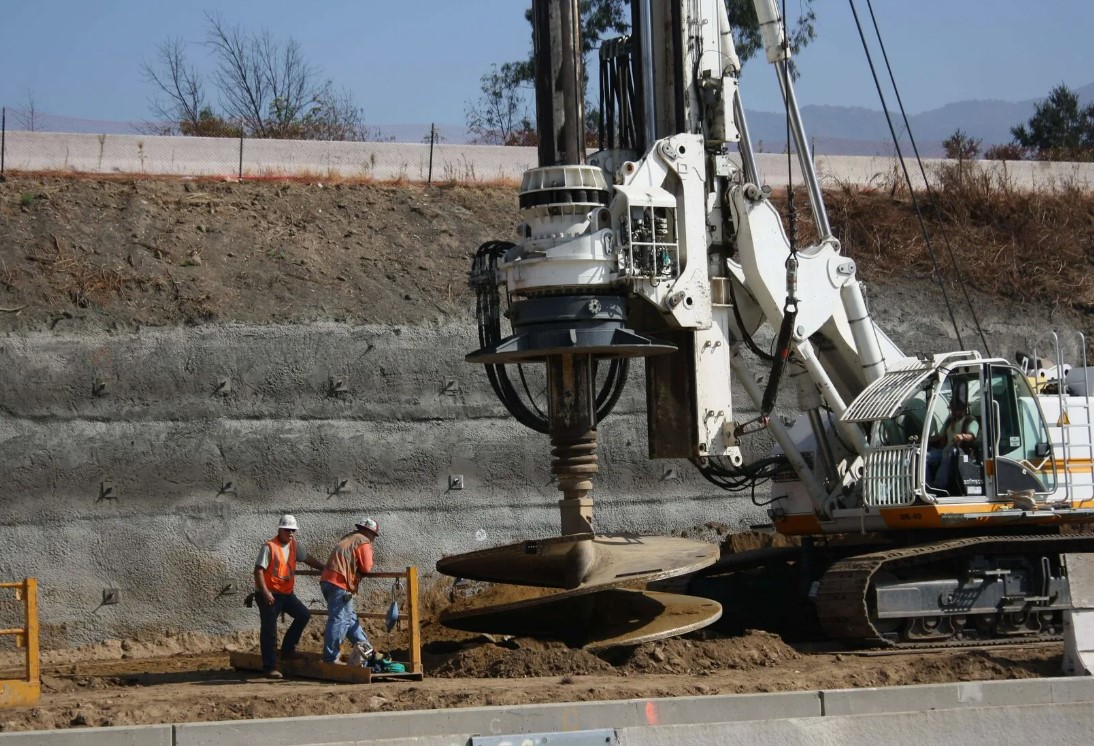 Шнековое бурение - преимущества технологии и области применения Шнековое бурение - преимущества технологии и области применения